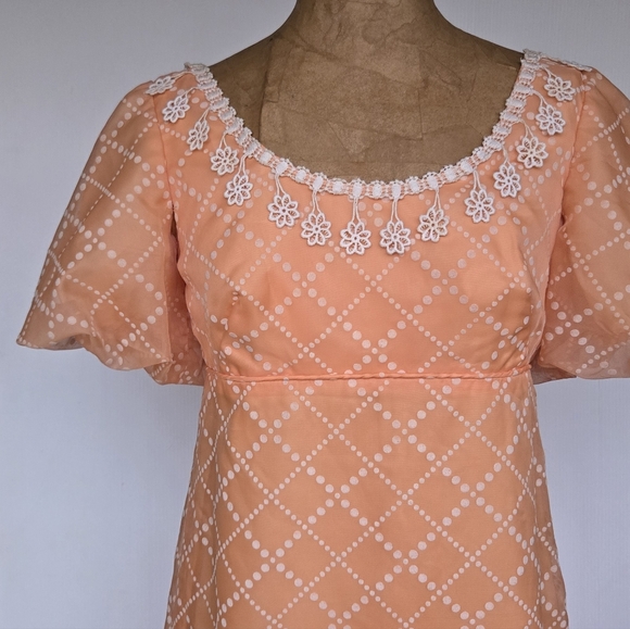 Vintage Bridgerton Puff Sleeve Orange Cream Bow Back Crochet Fringe Dress, XS/S - Picture 9 of 12